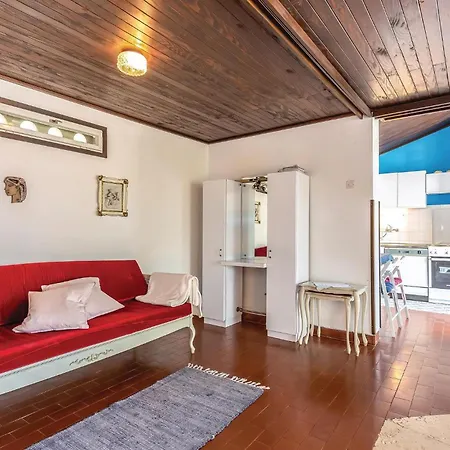 Сasa de vacaciones Preciosa Casa En Kraljevica Con Wifi