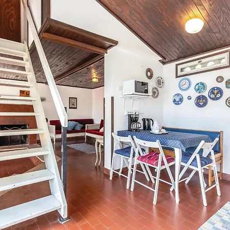 2 Bedroom Beautiful In Ferienhaus Kraljevica