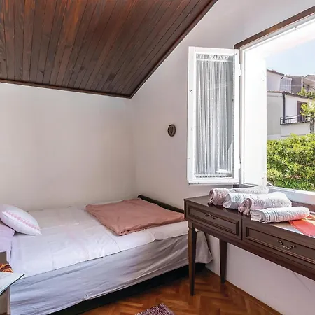 2 Bedroom Beautiful In Kraljevica