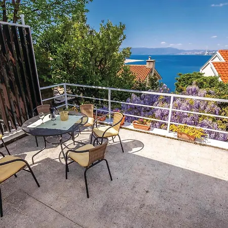 Сasa de vacaciones Preciosa Casa En Kraljevica Con Wifi *